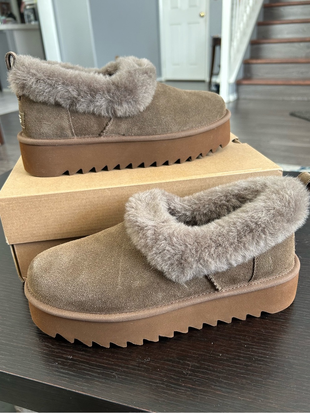 Ugg l-Nita platform slippers